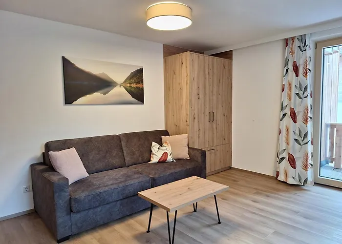 Rofan Guest house 3*